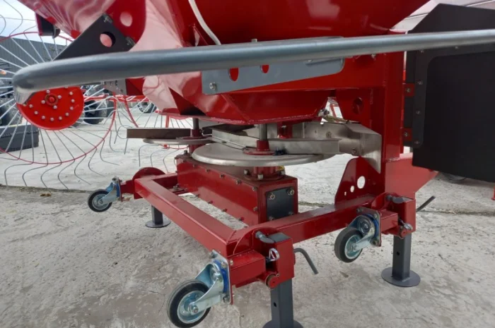 Розкидач мінеральних добрив Вулкан РД - 1200- фото № 2