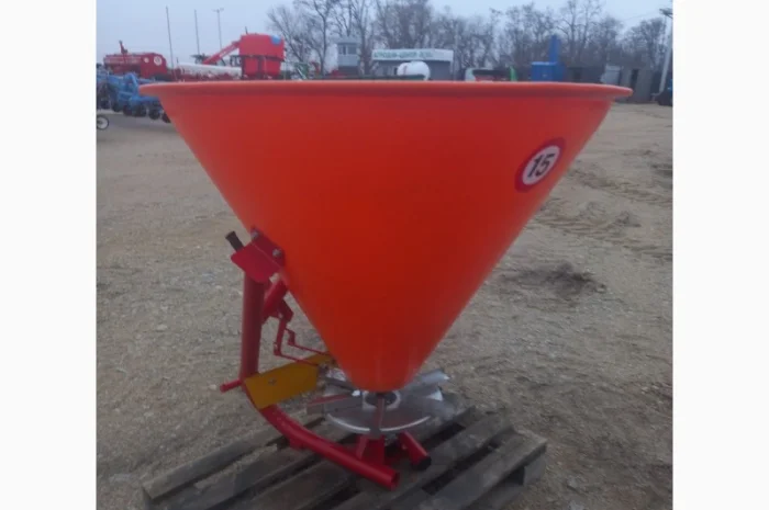 Розкидач мінеральних добрив 500 л- фото № 1