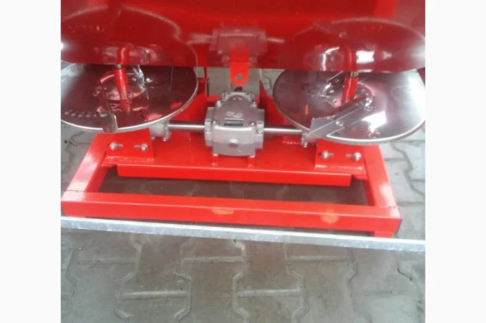 Разбрасыватель удобрений 1000кг Польша jar-met- фото № 2