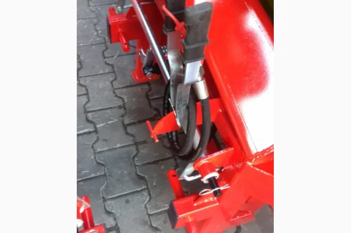 Розкидач міндобрив 500, 650, 1000л Польша- фото № 1