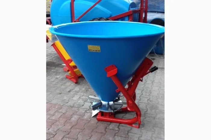 Розкидач міндобрив 500, 650, 1000л Польша- фото № 12