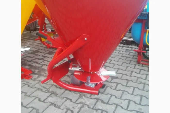 Разбрасиватель удобрений, лійка, розкидач міндобрив Польша- фото № 1