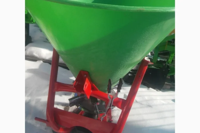 Лейка, лійка, разбрасиватель удобрений 500кг, розкидач міндобрив Польша- фото № 1