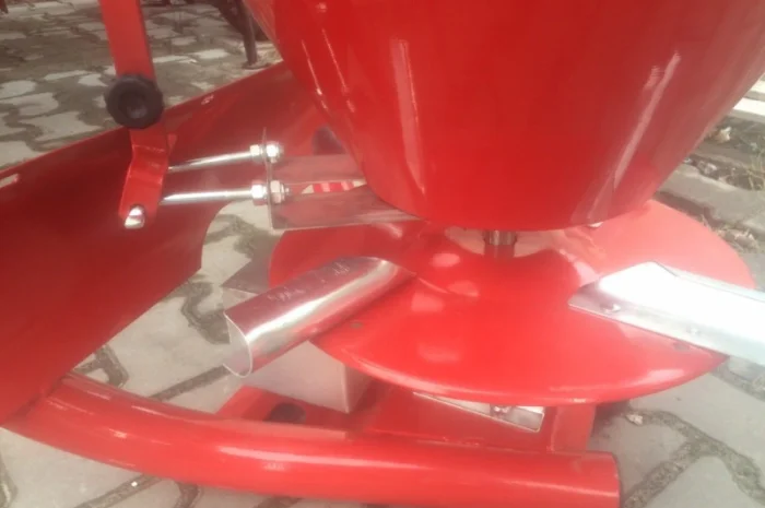 Лейка, лійка, разбрасиватель удобрений 500кг, розкидач міндобрив Польша- фото № 4