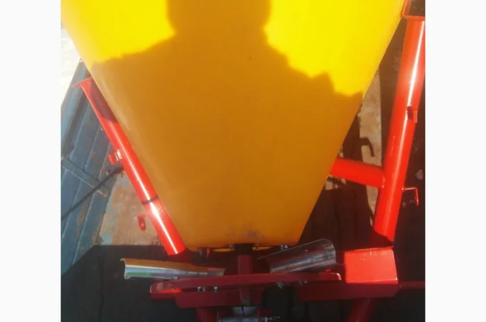 Разбрасиватель удобрений Польша jar-met- фото № 2