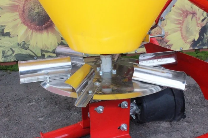 Розкидач міндобрив на 500кг 650кг 1000кг Польша- фото № 1