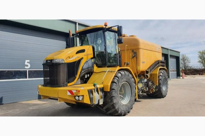 Самохідний розкидач органічних добрив Challanger Terra Gator 2244- фото № 1