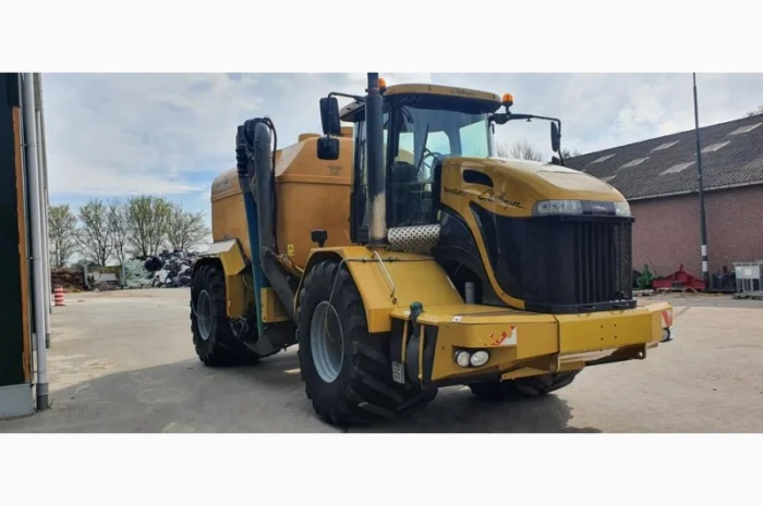 Самохідний розкидач органічних добрив Challanger Terra Gator 2244- фото № 2