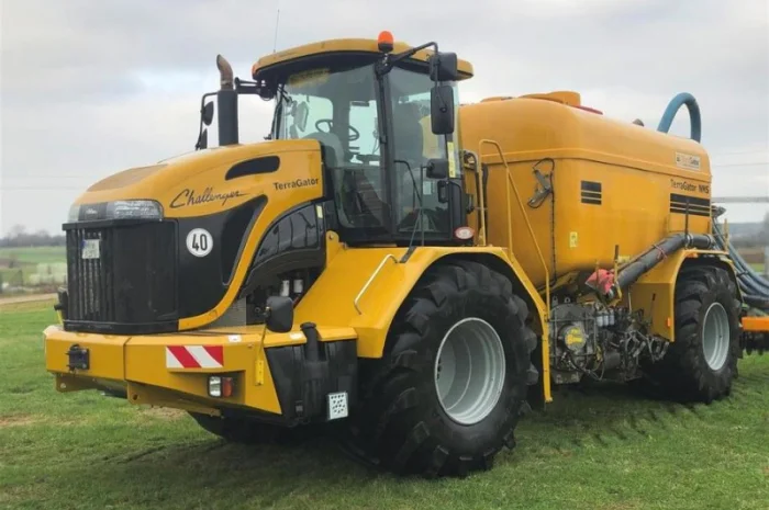 Самохідний розкидач добрив Challanger Terra Gator 2244 (2007)- фото № 1