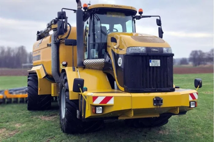 Самохідний розкидач добрив Challanger Terra Gator 2244 (2007)- фото № 2