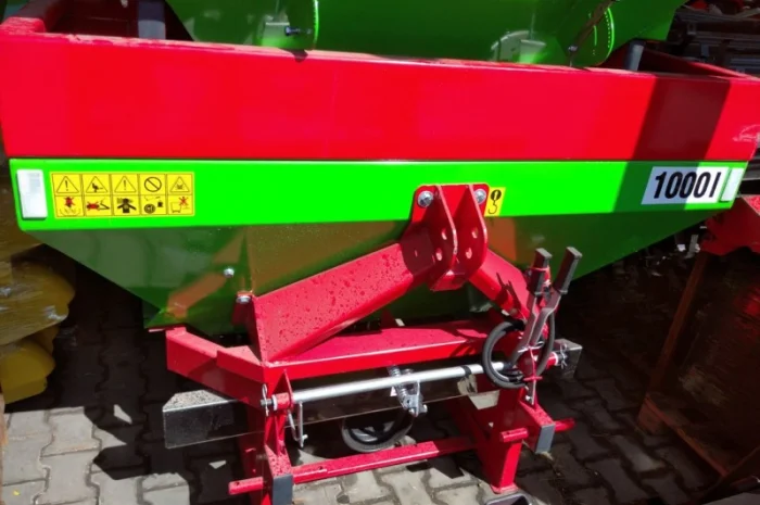 Розкидач міндобрив 300кг, 500кг, 650кг 1000кг польський(пластик, метал)- фото № 10