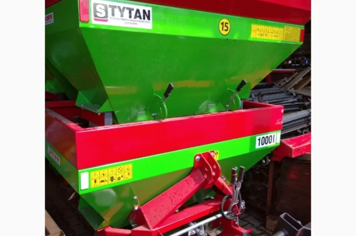 Розкидач міндобрив 300кг, 500кг, 650кг 1000кг польський(пластик, метал)- фото № 9