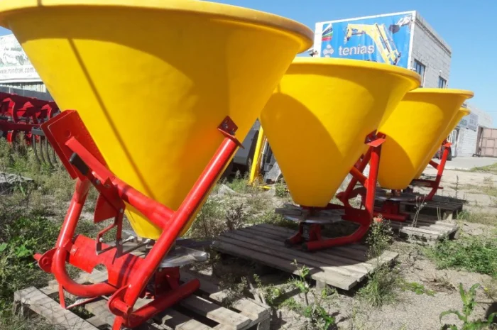 Розкидач міндобрив 500 кг фірми Jar-Met Польща- фото № 5