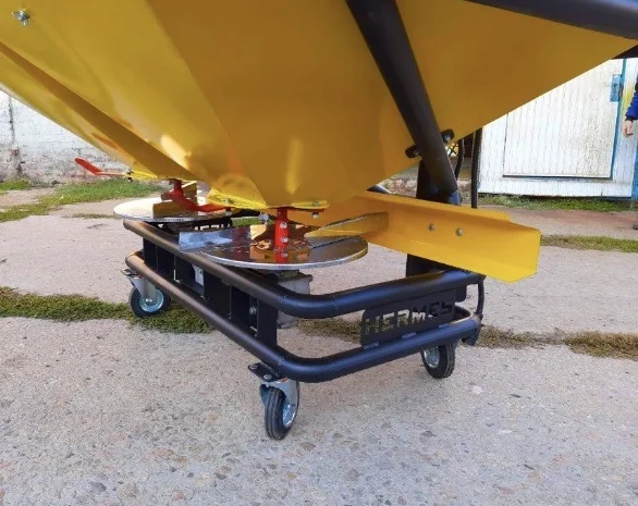 Розкидачі мінеральних добрив навісні та причепні- фото № 7