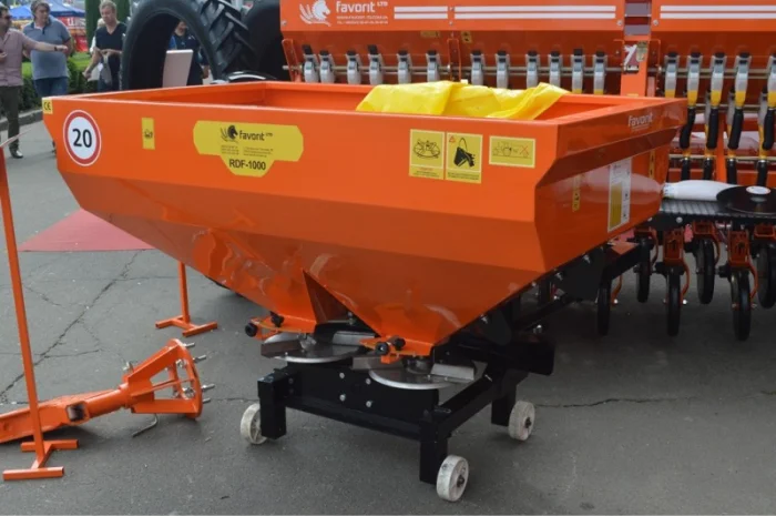 Розкидач мінеральних добрив РДФ-1000- фото № 2