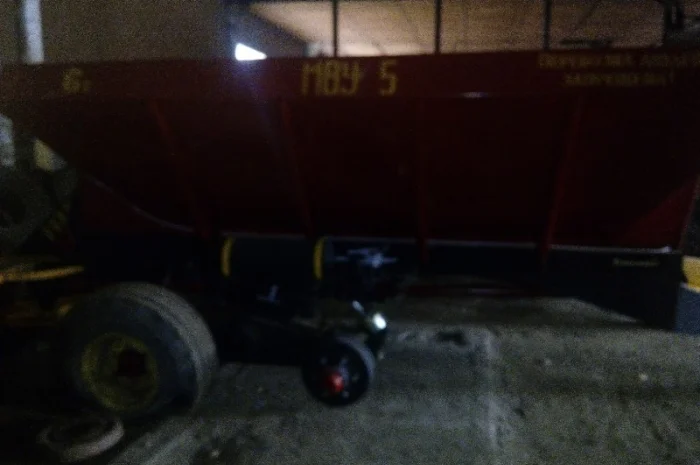 Продам разбрасыватели минеральных удобрений РМГ4. МВУ-5, 6, 8- фото № 10