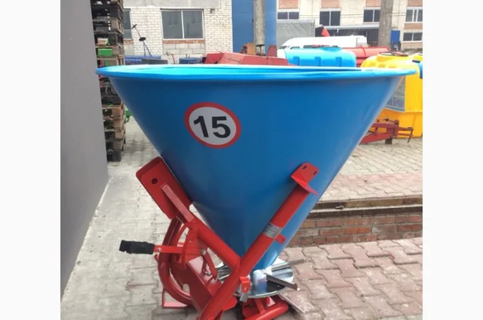 Разбрасыватель удобрений лейка рум 200 - 300 - 500 - 650 Польша- фото № 7