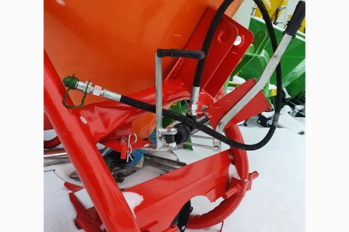 Розкидач міндобрив лійка рум 200 300 500 650 кг Польща- фото № 10