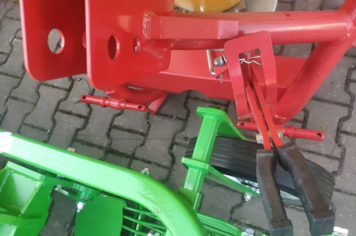 Розкидач міндобрив лійка рум 200 300 500 650 кг Польща- фото № 17