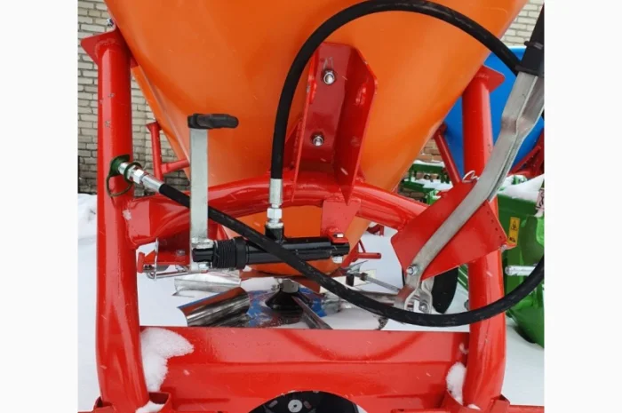 Розкидач міндобрив лійка рум 200 300 500 650 кг Польща- фото № 12