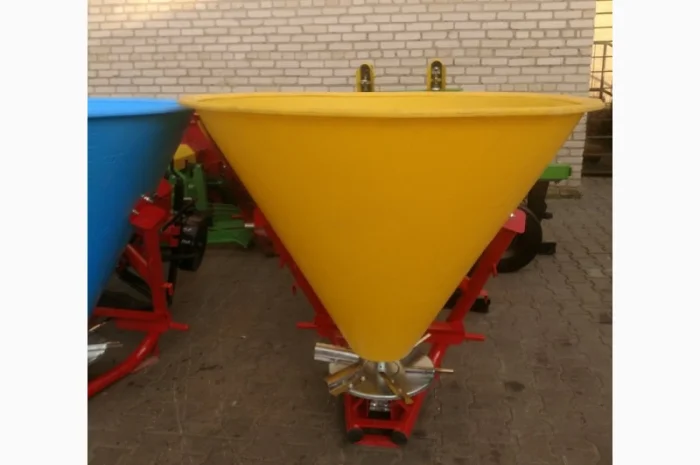 Розкидач міндобрив лійка рум 200 300 500 кг Strumyk- фото № 5