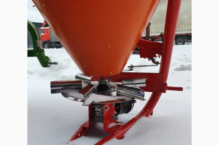 Розкидач міндобрив лійка рум 200 300 500 кг Strumyk- фото № 13