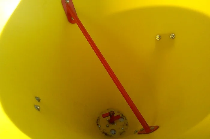 Разбрасыватель минеральных удобрений на 500 кг (бак пластиковый) фирмы Jar Met- фото № 1