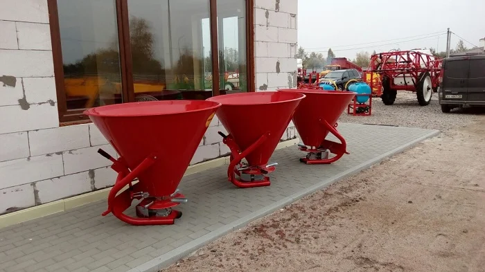 Разбрасыватель удобрений 500 кг фирмы Jar-Met (железный)- фото № 2