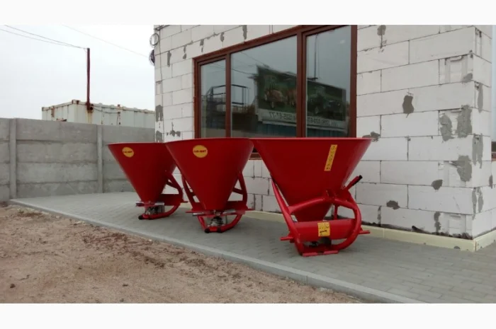 Разбрасыватель удобрений 500 кг фирмы Jar-Met (железный)- фото № 3