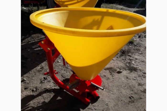 Розкидач мінеральних добрив на 300 кг (бак пластиковий) фірми Jar-Met- фото № 5