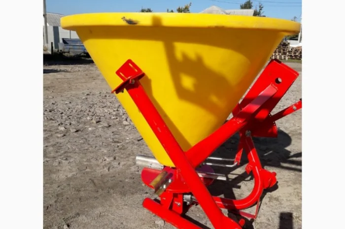 Розкидач мінеральних добрив на 300 кг (бак пластиковий) фірми Jar-Met- фото № 4