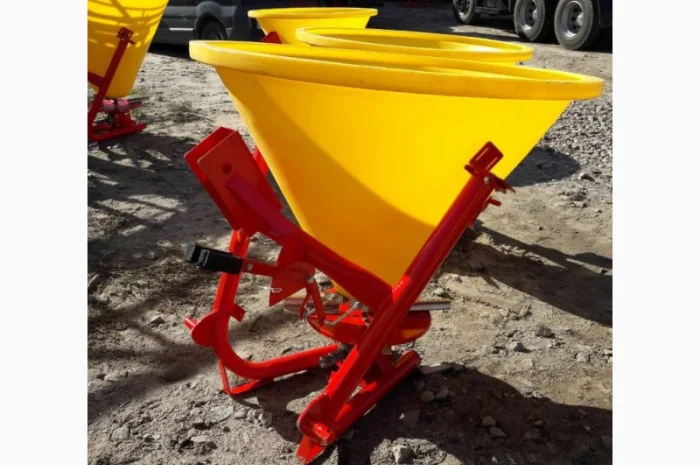 Розкидач мінеральних добрив на 300 кг (бак пластиковий) фірми Jar-Met- фото № 14