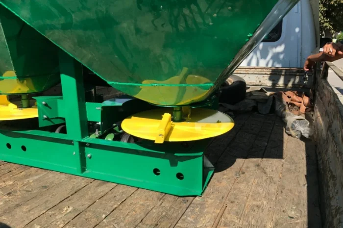 Разбрасыватель минеральных удобрений Jarmet-500 МВД-0, 7; 1200 РУН-1100- фото № 6