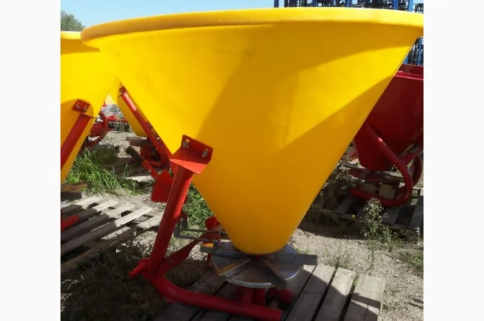 500 кг розкидач міндобрив фірми Jar-Met Польща- фото № 2