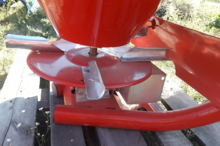 РУМ на 500 кг розкидач міндобрив фірми Jar-Met Польща- фото № 11