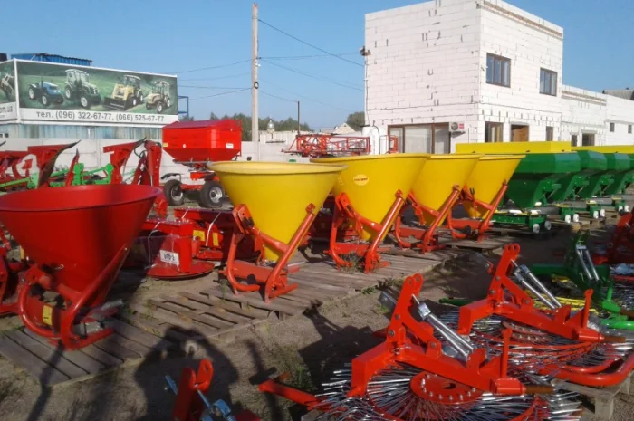 Розкидач мінеральних добрив 500 л Jar Met- фото № 6