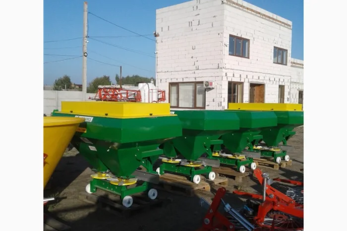 Розкидач мінеральних добрив 500 л Jar Met- фото № 7