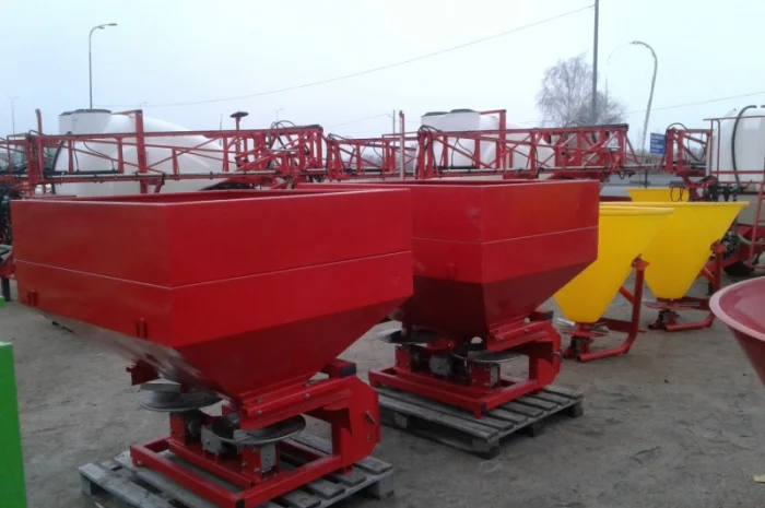 Розкидач 1000 л- фото № 12