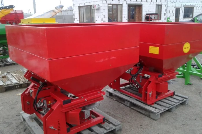 Розкидач мінеральних добрив 1000 л Jar Met- фото № 1