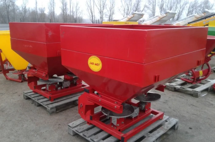 Розкидач мінеральних добрив 1000 л Jar Met- фото № 12