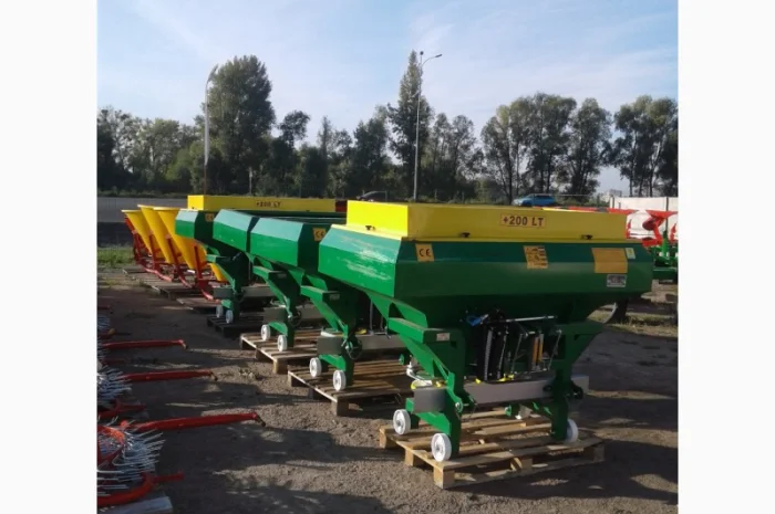 Розкидач добрив «LAND FORCE»- фото № 2