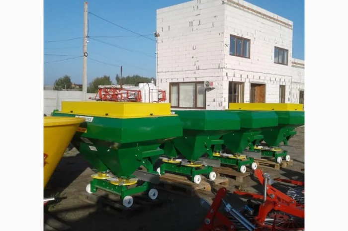 Розкидач добрив 500л, 1000л, 1200, 2000л- фото № 2