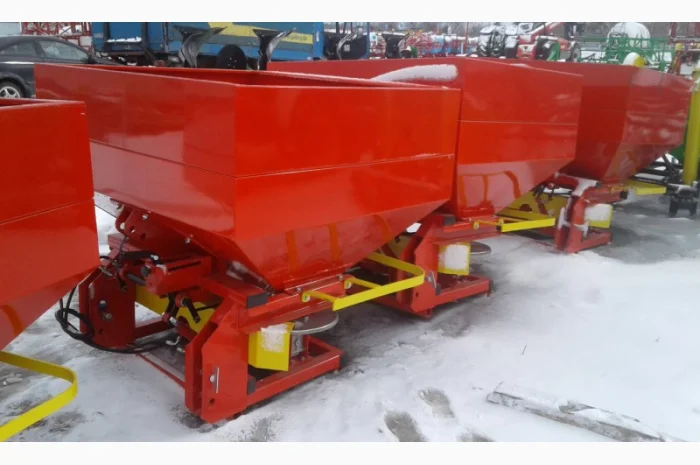 Разбрасыватель удобрений навесной Jar Met 1000 л с карданом- фото № 3