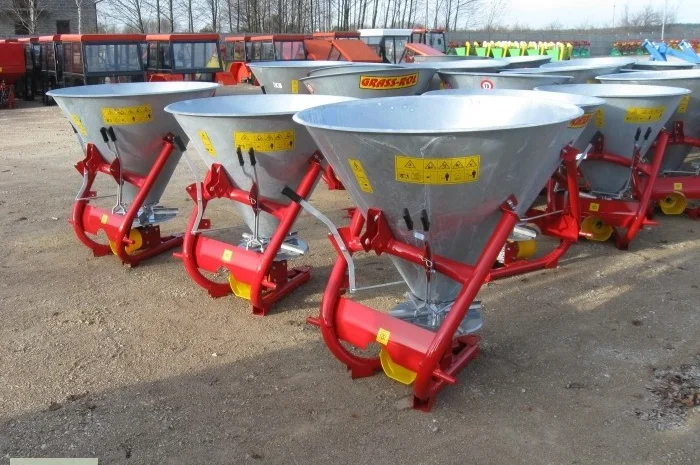 Розкидачі мінеральних добрив 200, 300, 500, 650 л (метал або пластік)- фото № 2