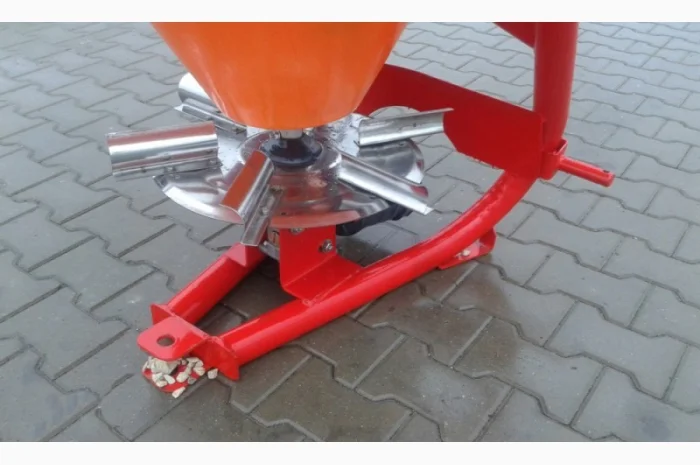 Навісний розкидач добрив STRUMYK на 300 літрів (диск із неражвіючої сталі)- фото № 2