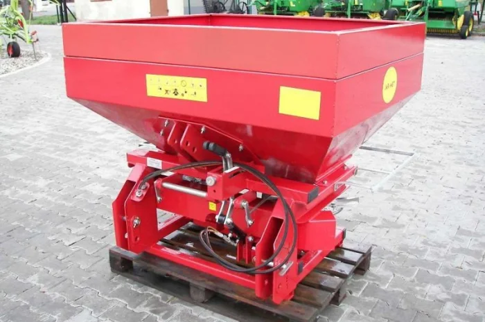 Разбрасыватель удобрений на 1000 л Польша Jar-met- фото № 1