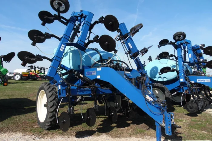 Агрегат для точного внутрипочвенного внесения ЖКУ, КАС Апликатор Блю-Джет BLU-JET AT 3000- фото № 1