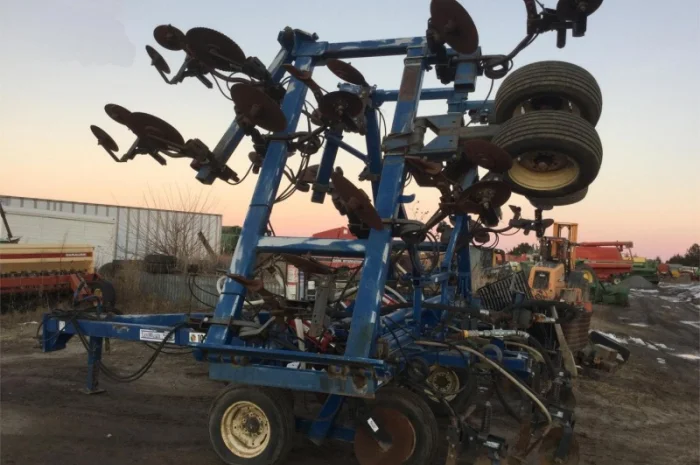 Аппликатор внесения безводного аммиака Blu-Jet Land Walker 17 рядов- фото № 2