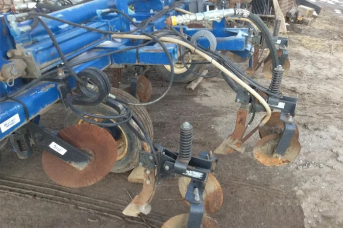 Аппликатор внесения безводного аммиака Blu-Jet Land Walker 17 рядов- фото № 4