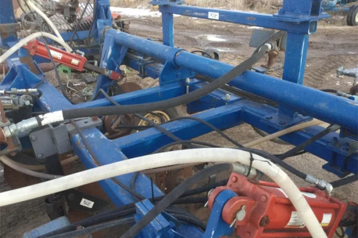 Аппликатор внесения безводного аммиака Blu-Jet Land Walker 17 рядов- фото № 6